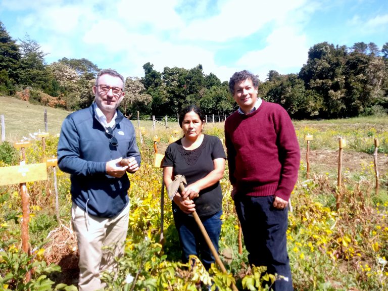 Científico español visita Chile interesado en desarrollar trabajos conjuntos con el INIA en Chiloé