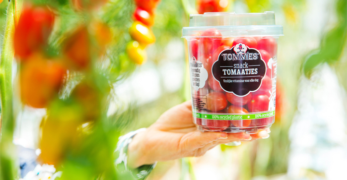 HOLANDA: TOMATES Y OTRAS VERDURAS SNACK EN VASOS DE PLÁSTICO 100% RECICLADO