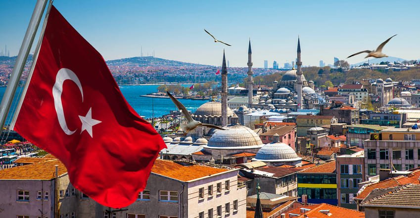 El mercado halal hoy de varios billones de dólares y continúa creciendo y diversificándose, como lo demuestro la Cumbre Mundial Halal de 2023 en Turquía.
